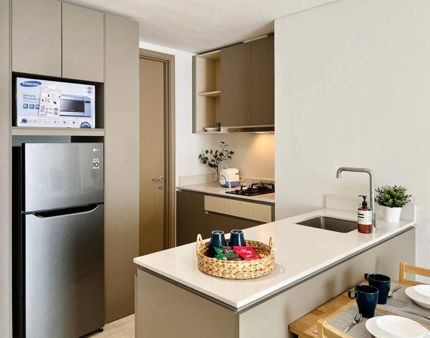 Stylish Seaview 3 Bedroom At Pik Pangsapuri Jakarta